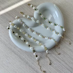 Elegant Boutique Daisy Flower Bracelet - Perfect Gifts for Women- Beaded jewelry